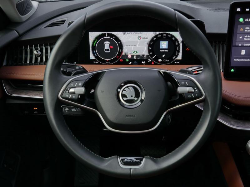 Škoda Superb L – image 9 of 24