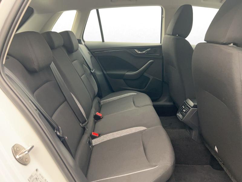 Škoda Kamiq Essence – image 16 of 17