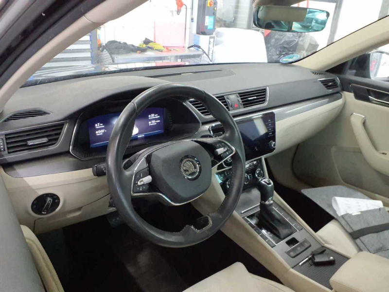 Škoda Superb Style – image 8 of 8