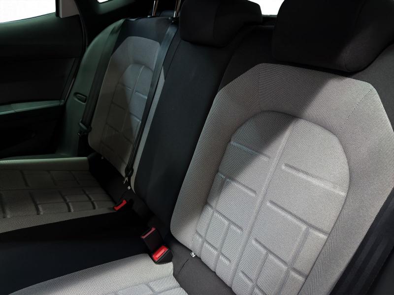 Seat Arona FR – image 16 of 20