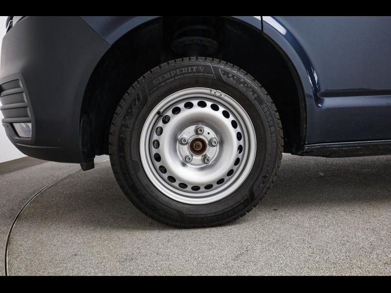Volkswagen T6.1 Transporter – image 7 of 15