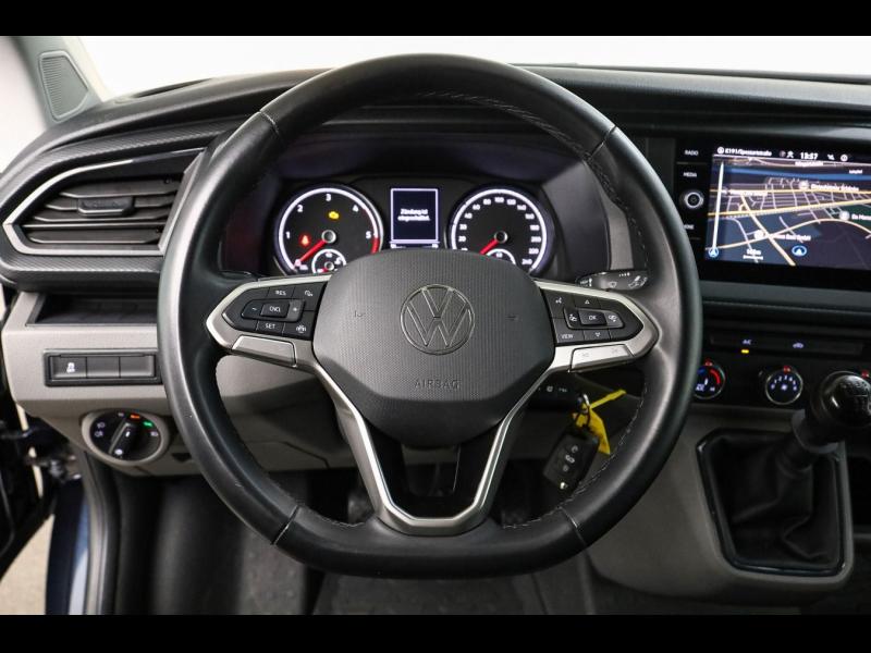 Volkswagen T6.1 Transporter – image 10 of 15