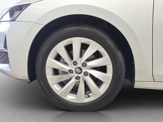 Škoda Octavia Selection – image 12 of 17