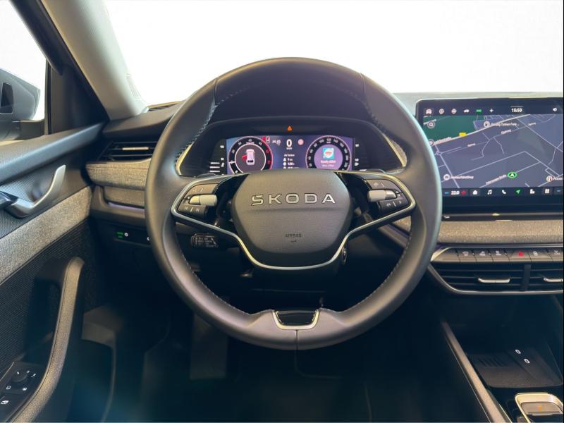 Škoda Octavia Selection – image 8 of 16