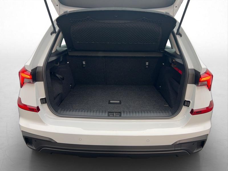 Škoda Kamiq Essence – image 11 of 17