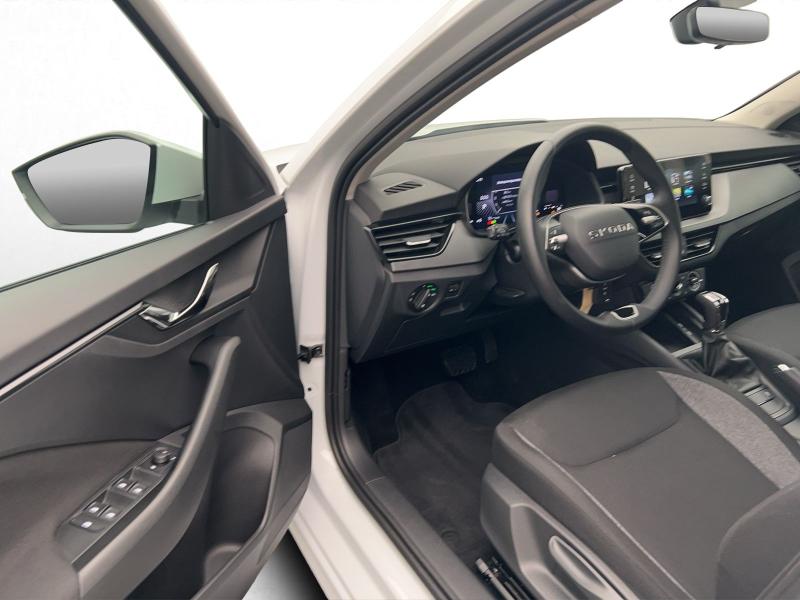 Škoda Kamiq Essence – image 14 of 17