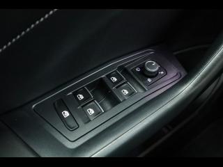 Volkswagen T-Roc R-Line – image 18 of 25