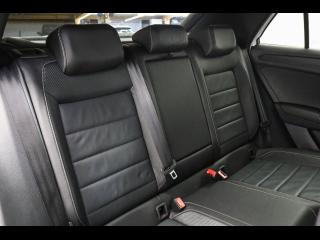 Volkswagen T-Roc R-Line – image 21 of 25