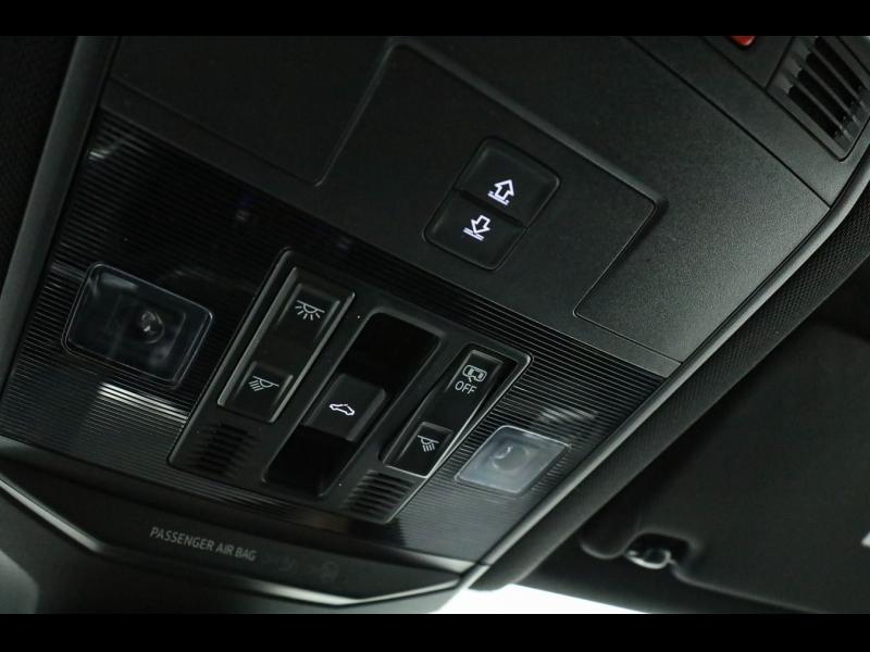 Volkswagen T-Roc R-Line – image 16 of 25