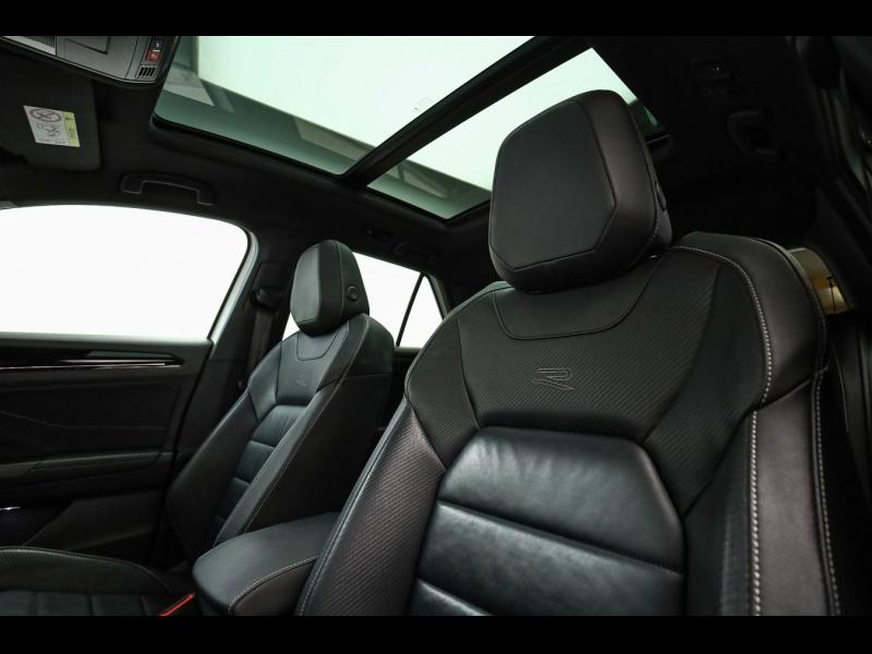Volkswagen T-Roc R-Line – image 23 of 25