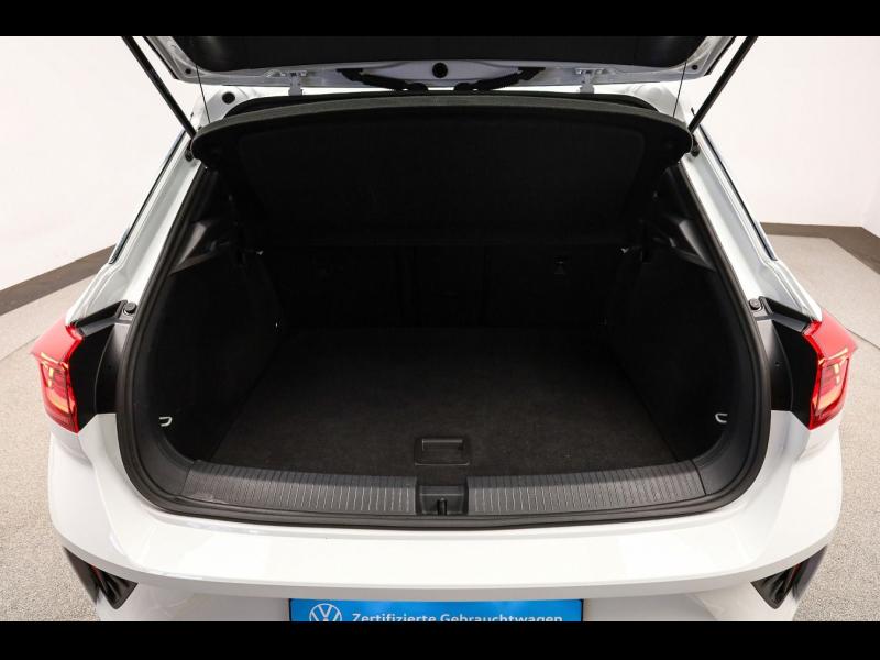 Volkswagen T-Roc R-Line – image 24 of 25