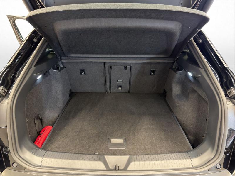 Volkswagen ID.4 GTX – image 11 of 17