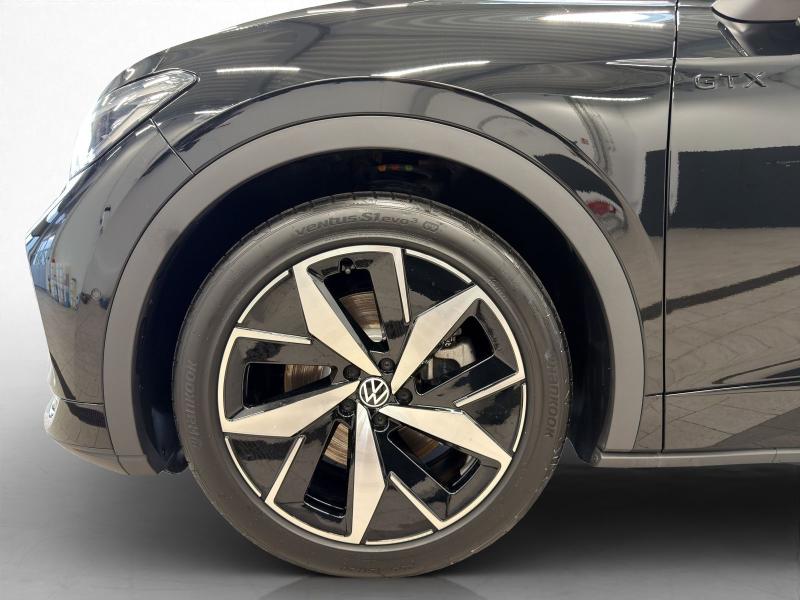 Volkswagen ID.4 GTX – image 12 of 17