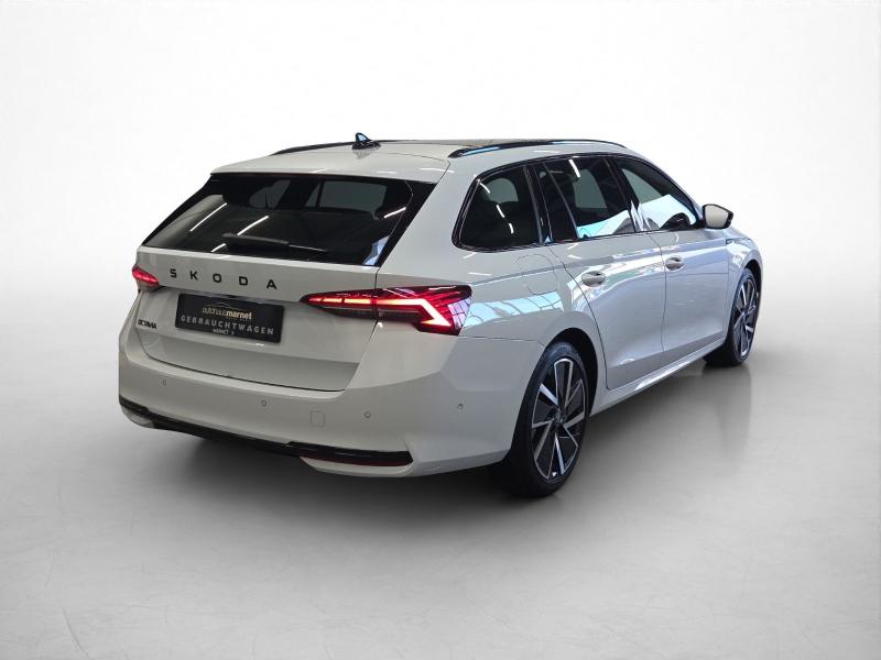 Škoda Octavia Sportline – image 2 of 17