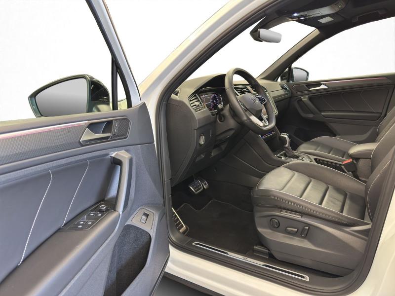 Volkswagen Tiguan R-Line – image 11 of 13