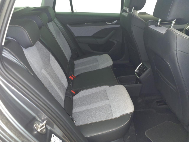 Škoda Octavia Selection – image 5 of 6