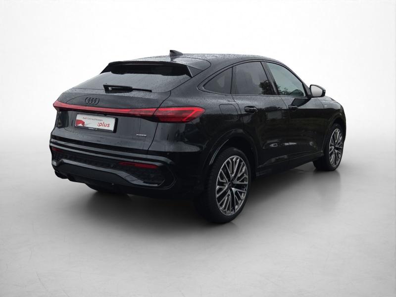 Audi Q5 Sportback S line – image 2 of 22