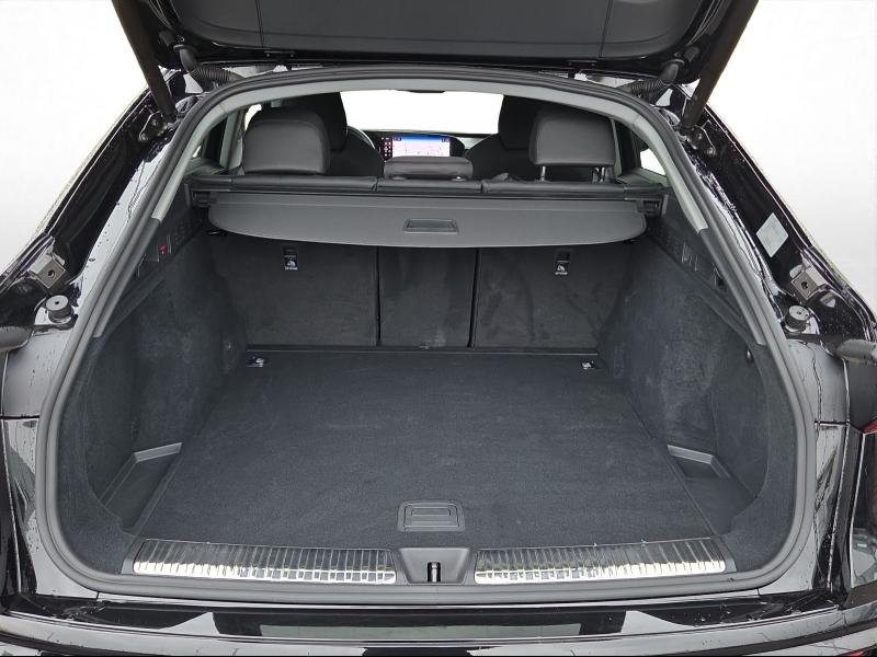 Audi Q5 Sportback S line – image 11 of 22