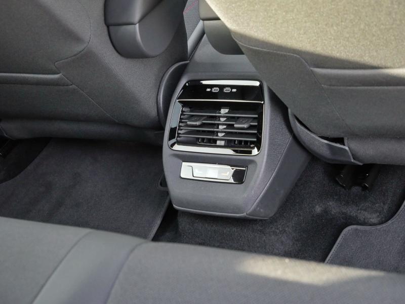 Volkswagen ID.4 GTX – image 17 of 24