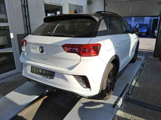 Volkswagen T-Roc R-Line – image 2 of 8