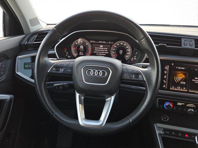 Audi Q3 Sportback S line – image 8 of 25