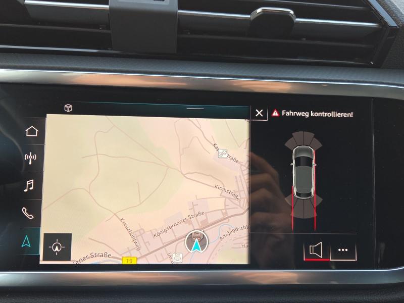 Audi Q3 Sportback S line – image 21 of 25