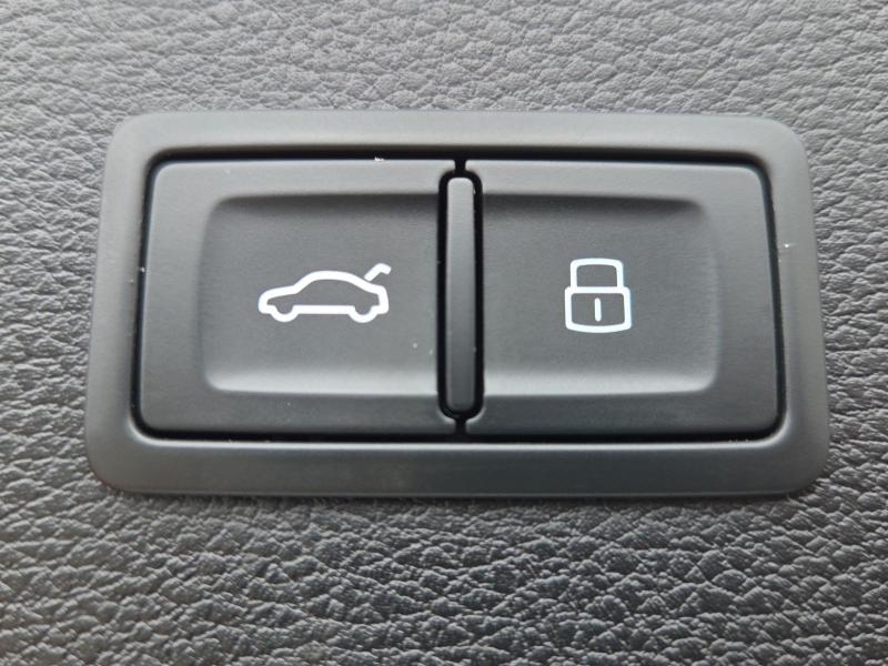 Audi Q5 S line – image 12 of 24