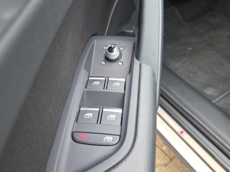Audi Q5 S line – image 15 of 24