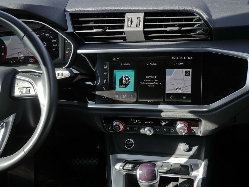 Audi Q3 Sportback S line – image 6 of 24