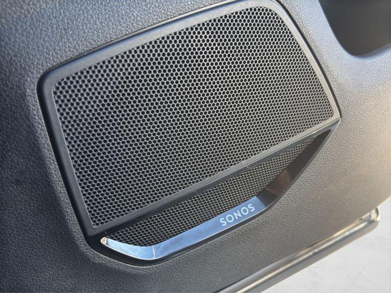 Audi Q3 S line – image 10 of 24