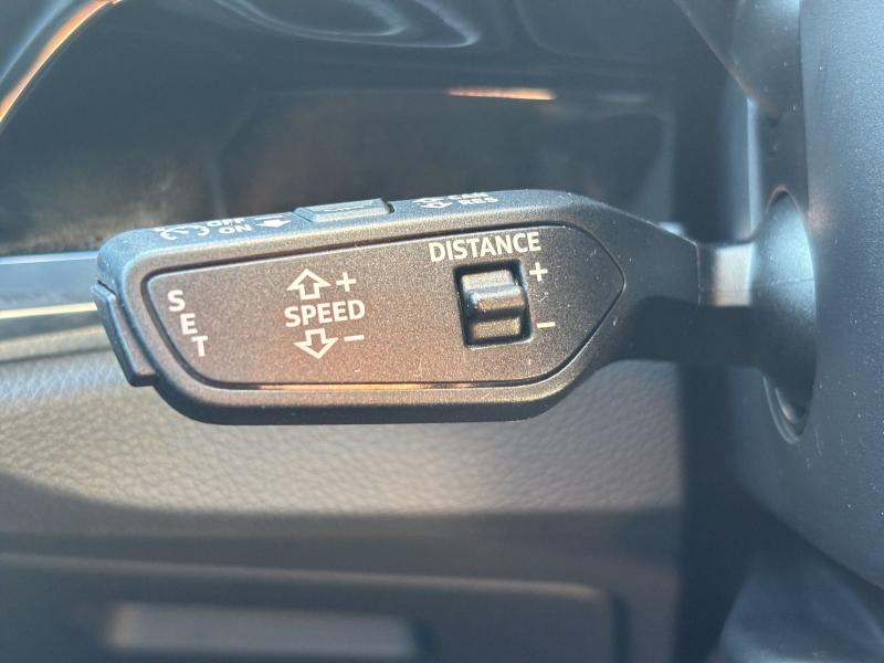 Audi Q3 S line – image 15 of 24