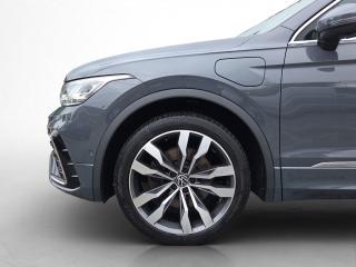 Volkswagen Tiguan R-Line – image 13 of 16