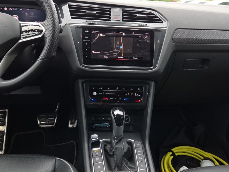 Volkswagen Tiguan R-Line – image 6 of 16