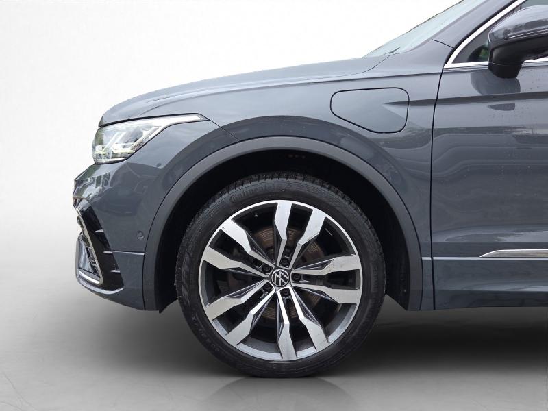 Volkswagen Tiguan R-Line – image 13 of 16