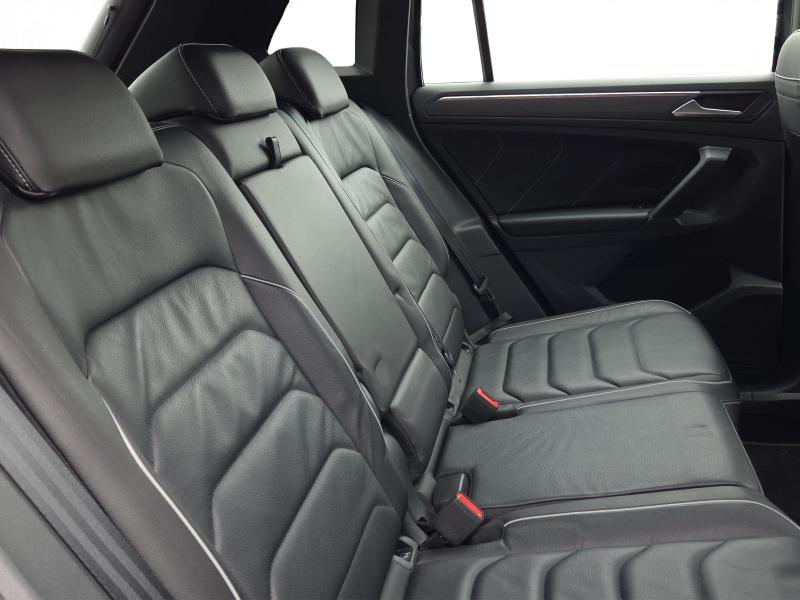 Volkswagen Tiguan R-Line – image 16 of 16