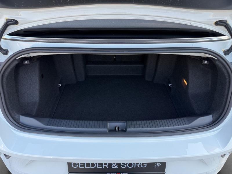 Volkswagen T-Roc Cabriolet R-Line – Bild 11 von 21