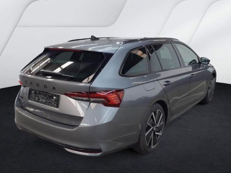 Škoda Octavia Sportline – image 2 of 2