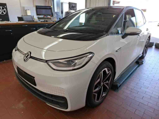 Volkswagen ID.3 Pro S – image 1 of 8