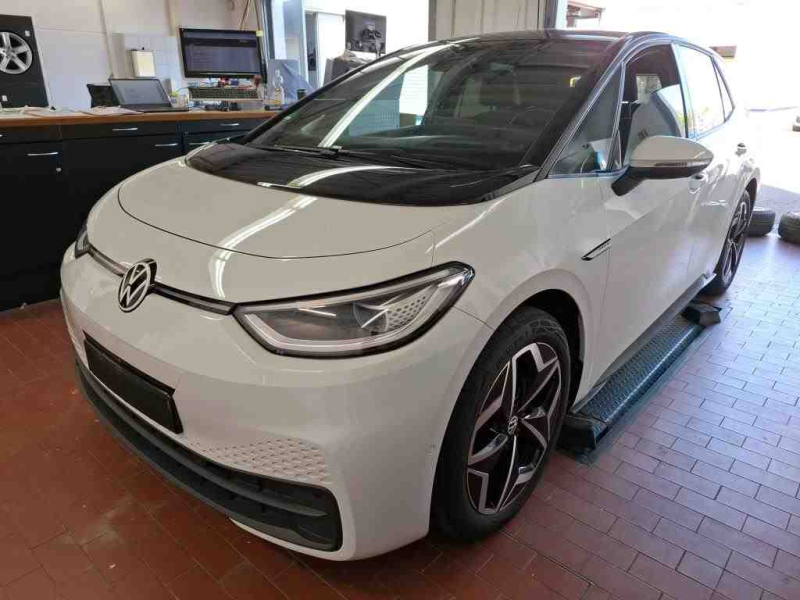 Volkswagen ID.3 Pro S – image 1 of 8