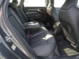 Audi A6 Avant S line – image 16 of 24