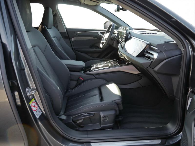 Audi A6 Avant S line – image 4 of 24