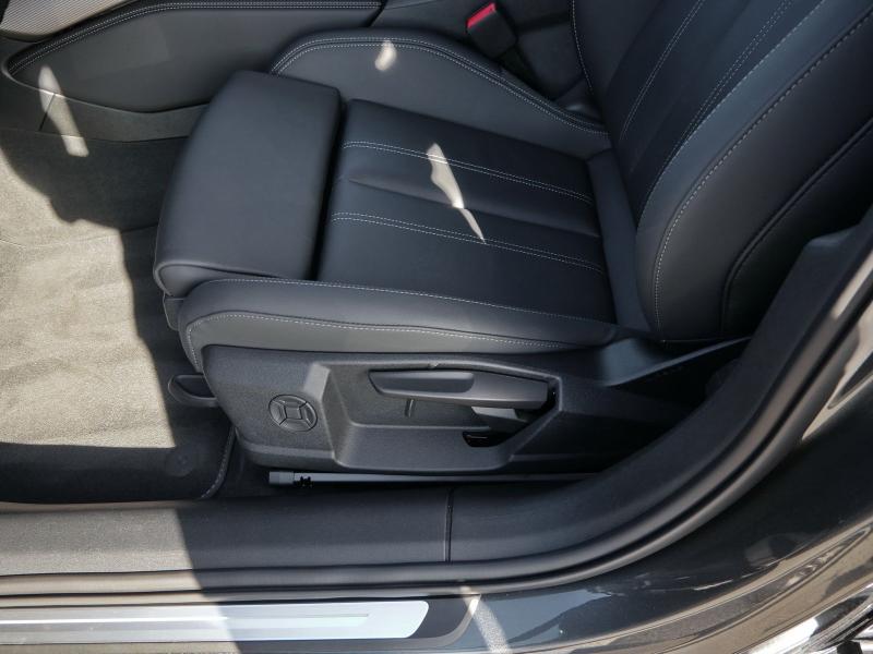 Audi A6 Avant S line – image 22 of 24
