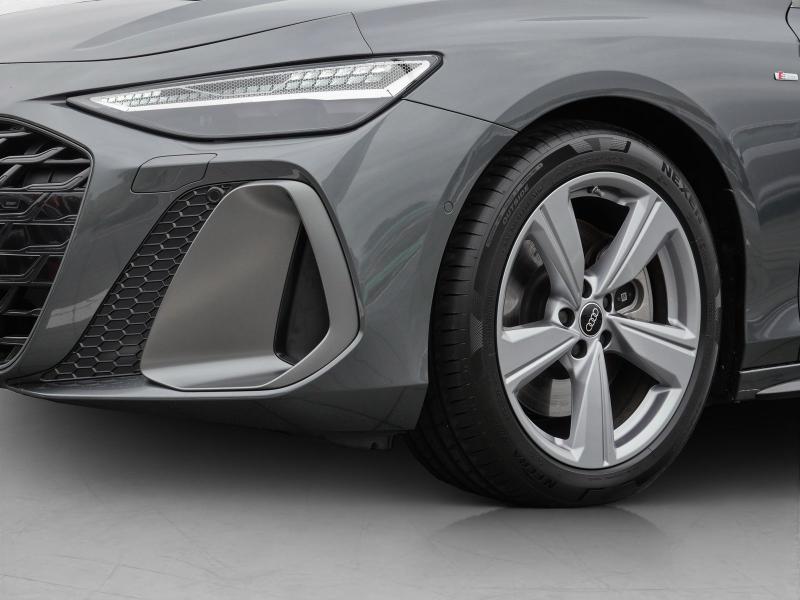 Audi A6 Avant S line – image 13 of 23