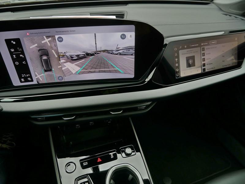 Audi A6 Avant S line – image 15 of 23