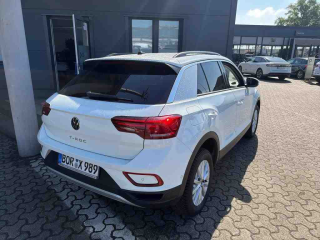 Volkswagen T-Roc LIFE – image 2 of 8