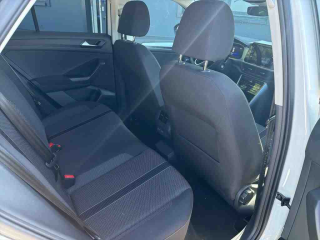 Volkswagen T-Roc LIFE – image 7 of 8