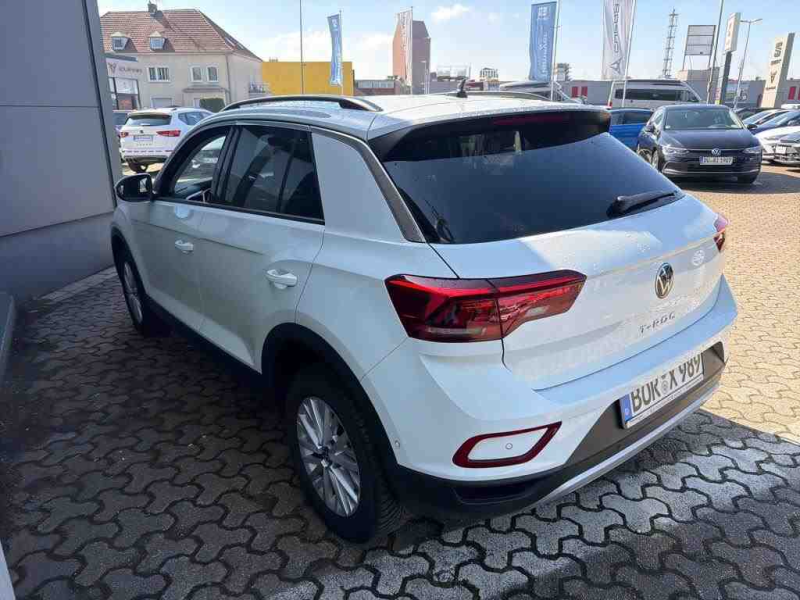 Volkswagen T-Roc LIFE – image 4 of 8