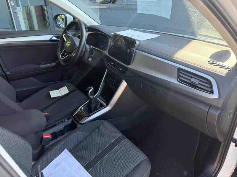 Volkswagen T-Roc LIFE – image 6 of 8