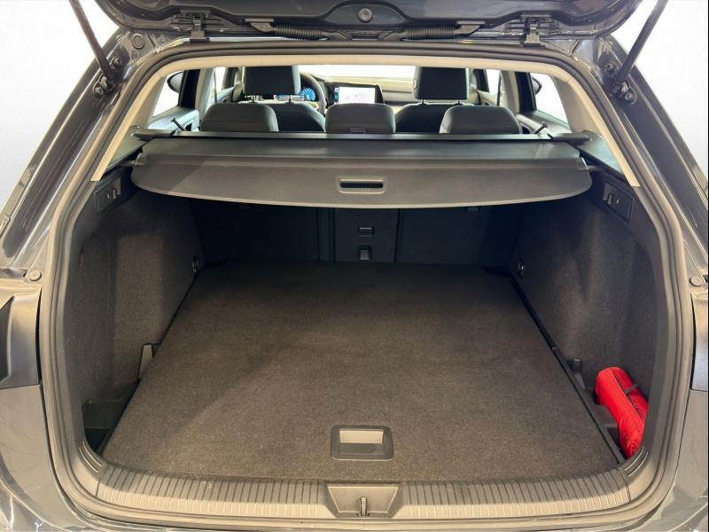 Volkswagen Golf Variant LIFE – image 11 of 16