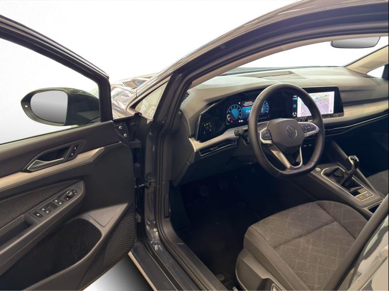 Volkswagen Golf Variant LIFE – image 13 of 16